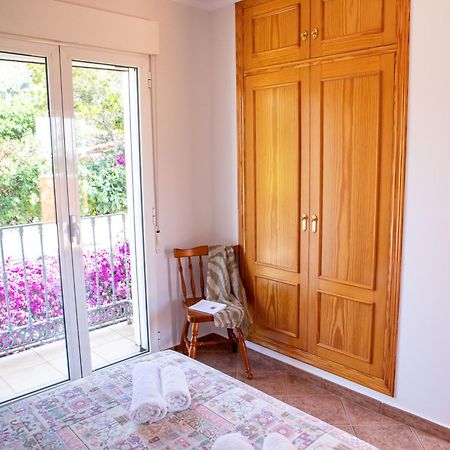 Villa Cuatro Soles By Family Homes Дения Екстериор снимка